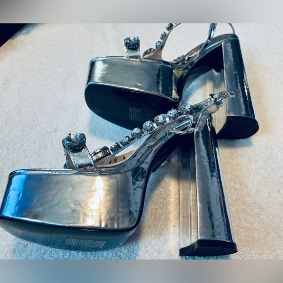 Azalea Wang Shoes - Brand New Stylish Heels By AZALEA WANG - Size 6 - Heel Height 6 Inches - box 12